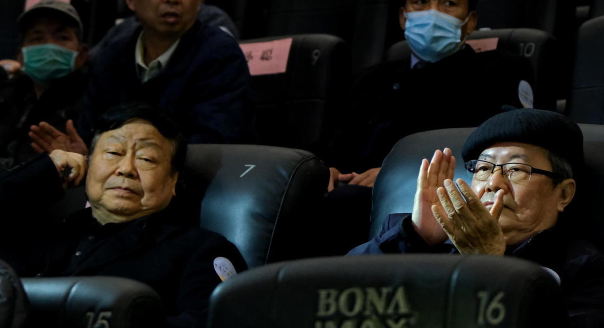 购房置业|《半个月亮爬上来》不可不观【严建设】