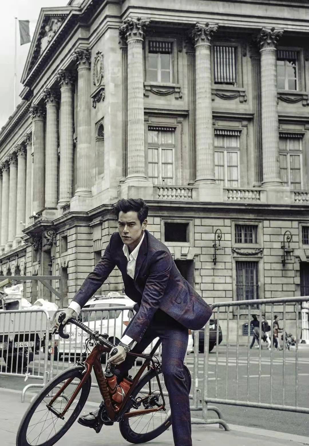 |男女老少通杀？男神彭于晏，小时候也曾是个胖子！