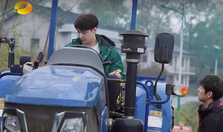 张艺兴|《向往的生活5》：张艺兴太封闭？天真了，黄磊家庭地位差点不保