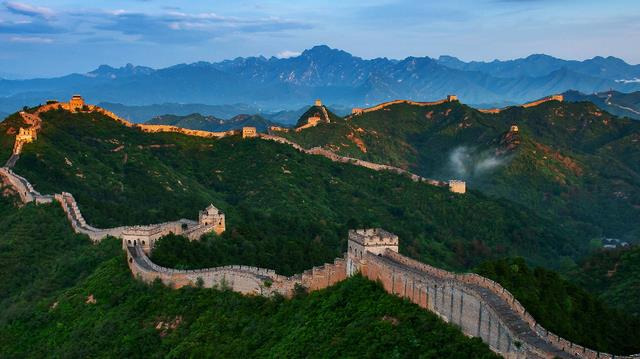 何炅|冯琳现身“跨年晚会”,不仅被台里高度器重,气质也更加惊艳了