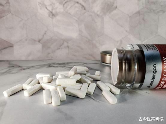 骨密度|吃一口相当于6袋盐，医生：若你经常吃，骨密度流失如“沙漏”