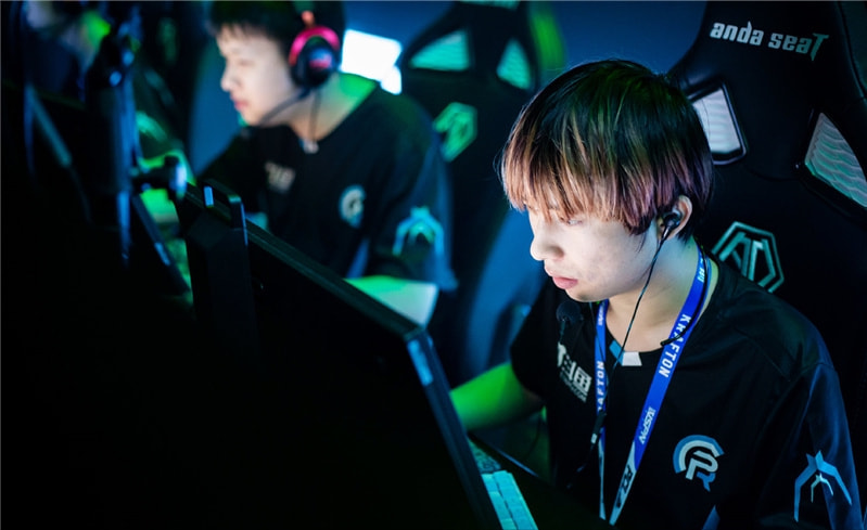 pero|世界赛XDD状态不佳，PeRo阵脚大乱，英雄联盟手游背大锅