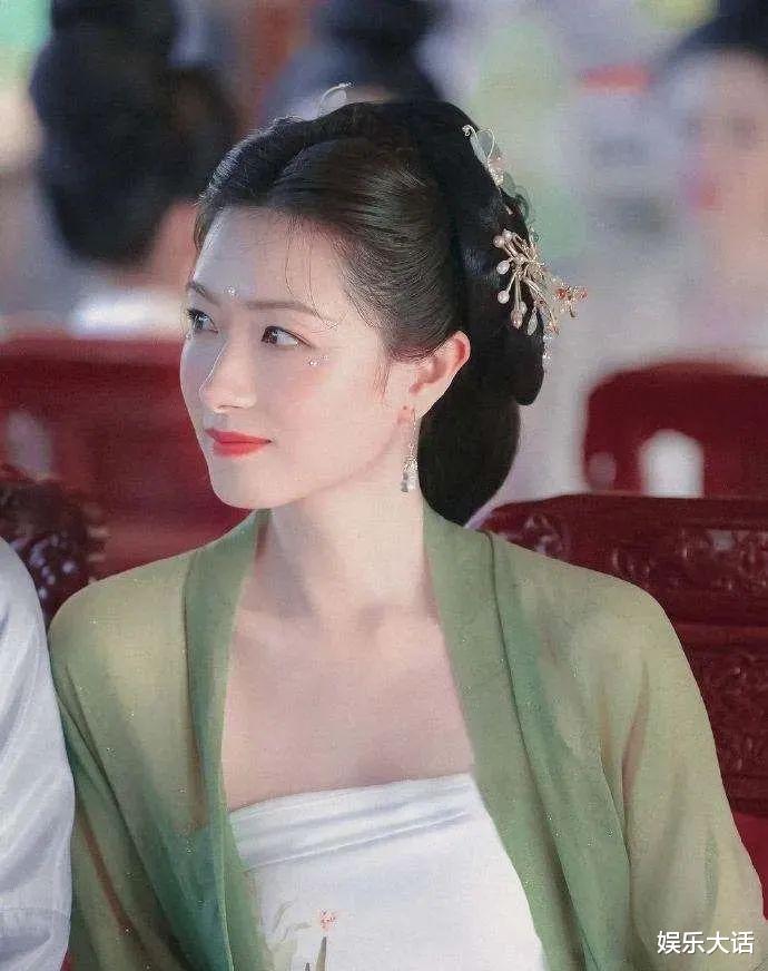 董洁|面部一枝花全靠鼻当家？这6位女星的名品美鼻，决定了颜值的高低