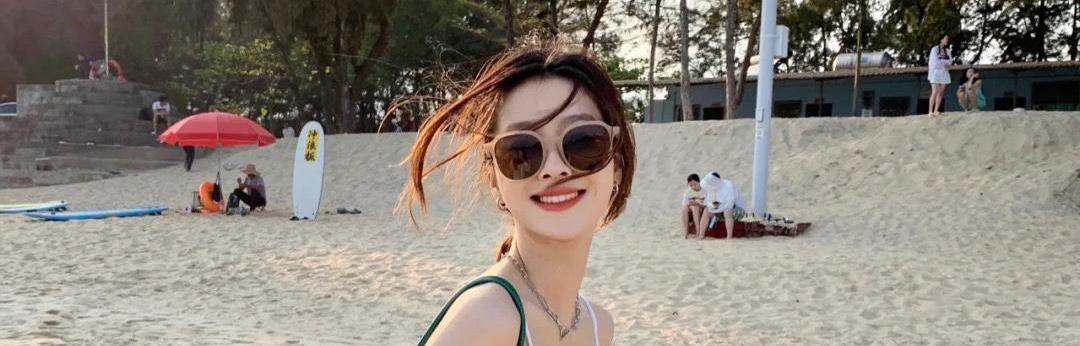 潮流搭配小甜馨|吊带里面需要穿内衣吗？应该穿什么样的款式，很多人还不知道