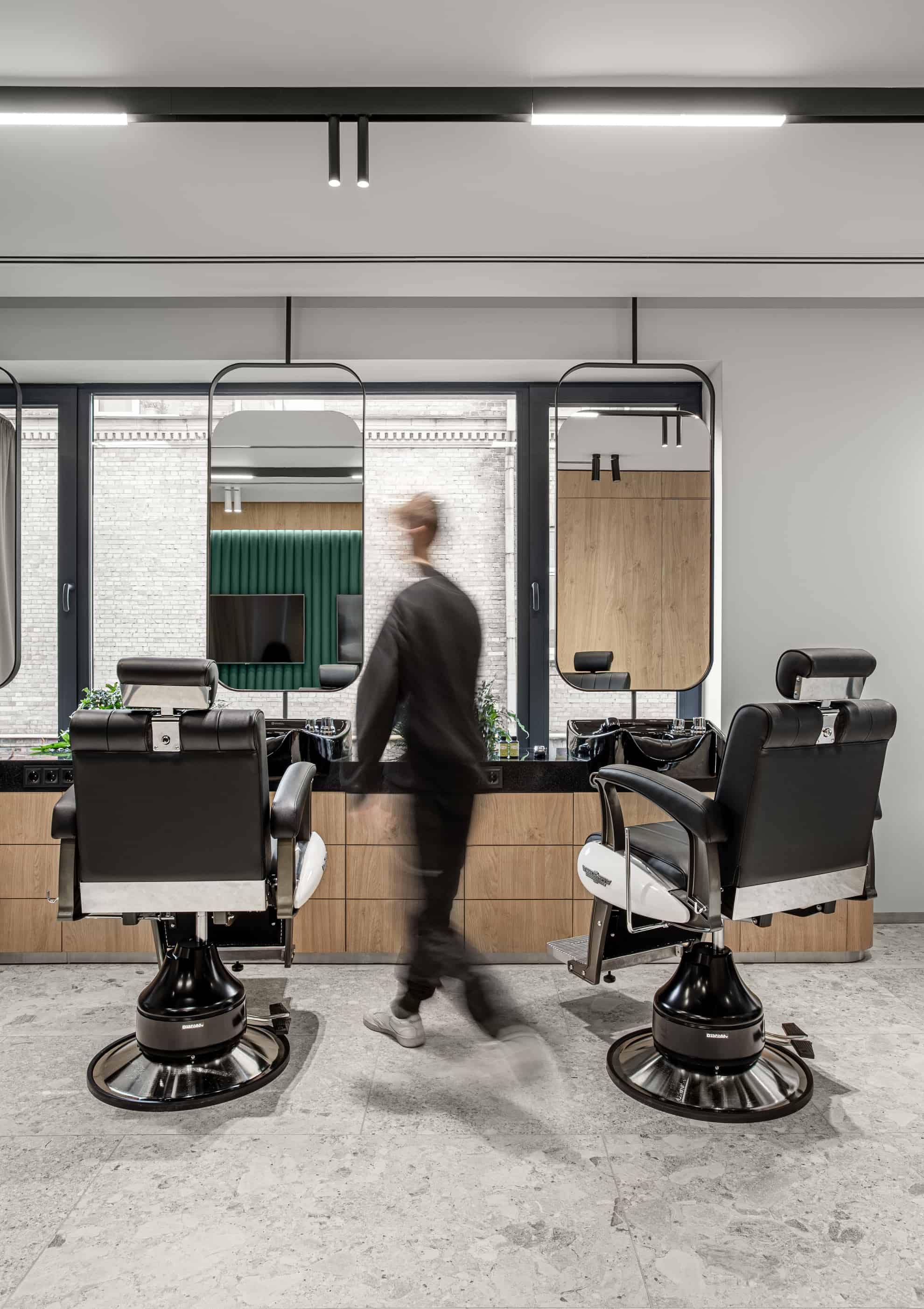 |乌克兰基辅365 STUDIO理发店设计