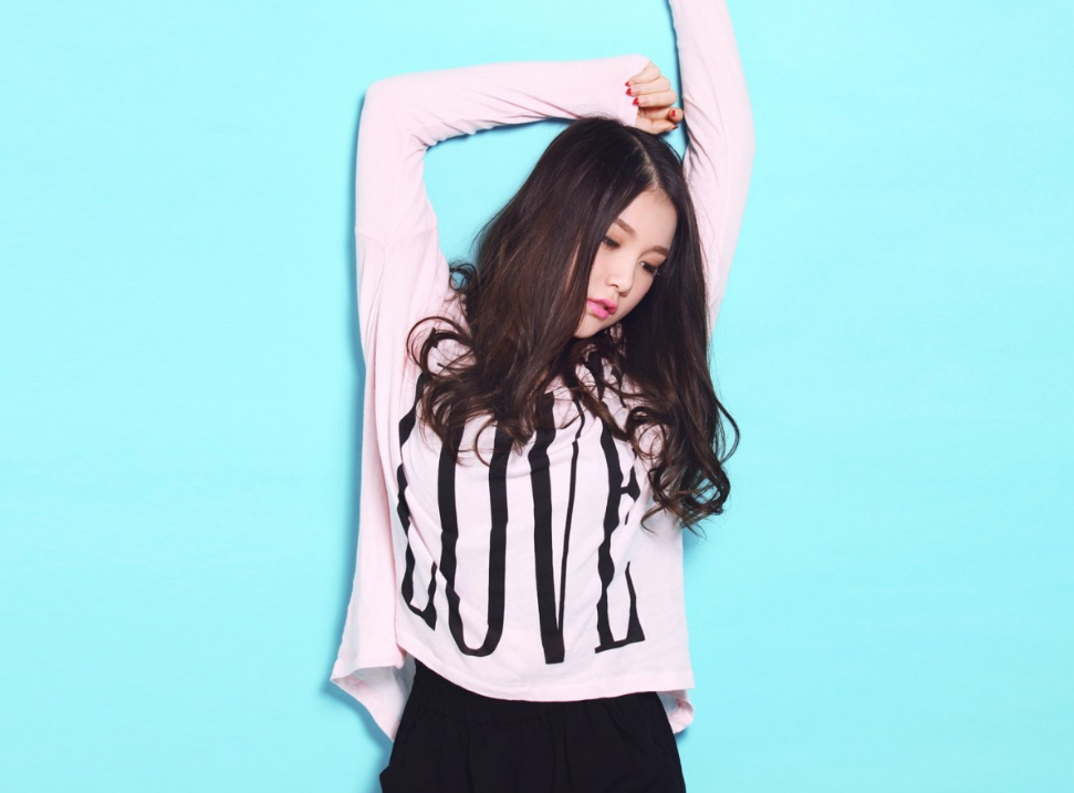 本兮|音乐才女本兮,17岁走红网络,为何在22岁突然离世她经历了什么?