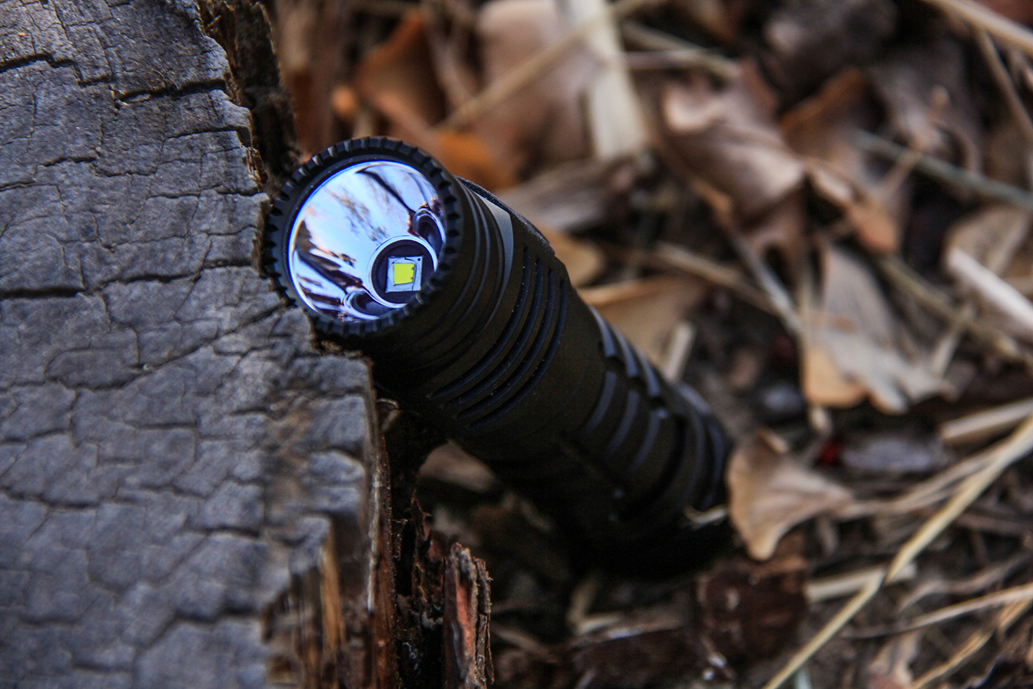 电池|明亮便携颜值高,手电就选务本新品C2