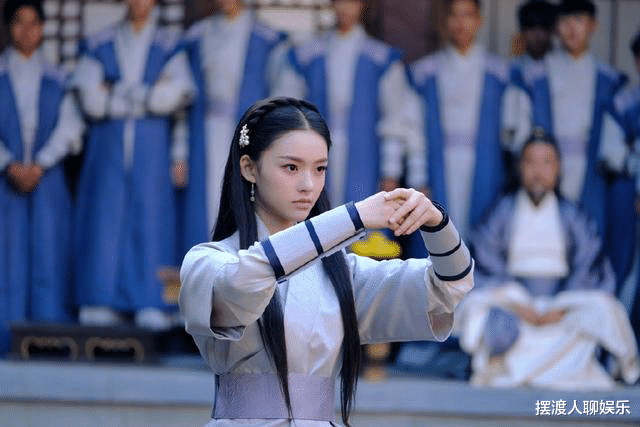 林允|娱乐圈的女星有多瘦？林允一语道破真相，真是越狠越美呀！