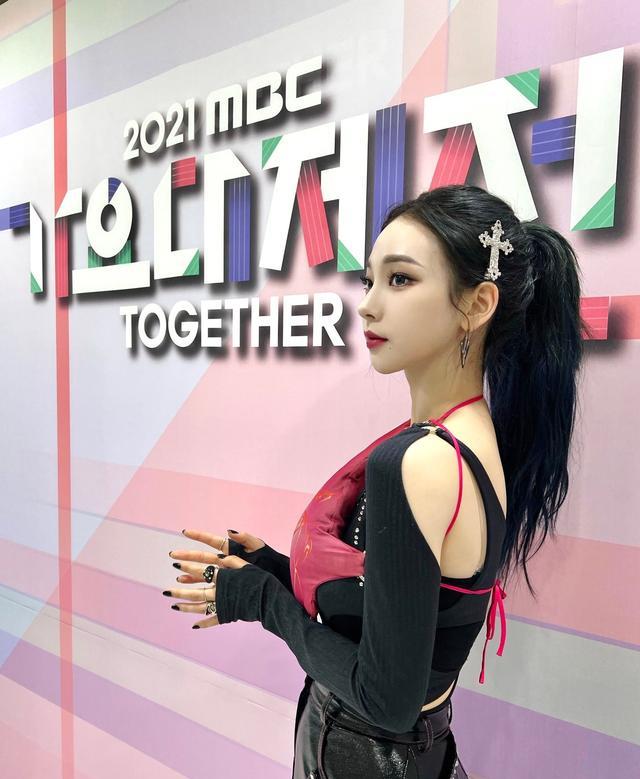 aespa|韩流进入摆烂的大环境,预录就是造假的工具,aespa创造零开麦率