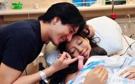 王力宏|王力宏父亲半夜发声，指责李靓蕾借腹上位，被网友狂骂：一家都渣！