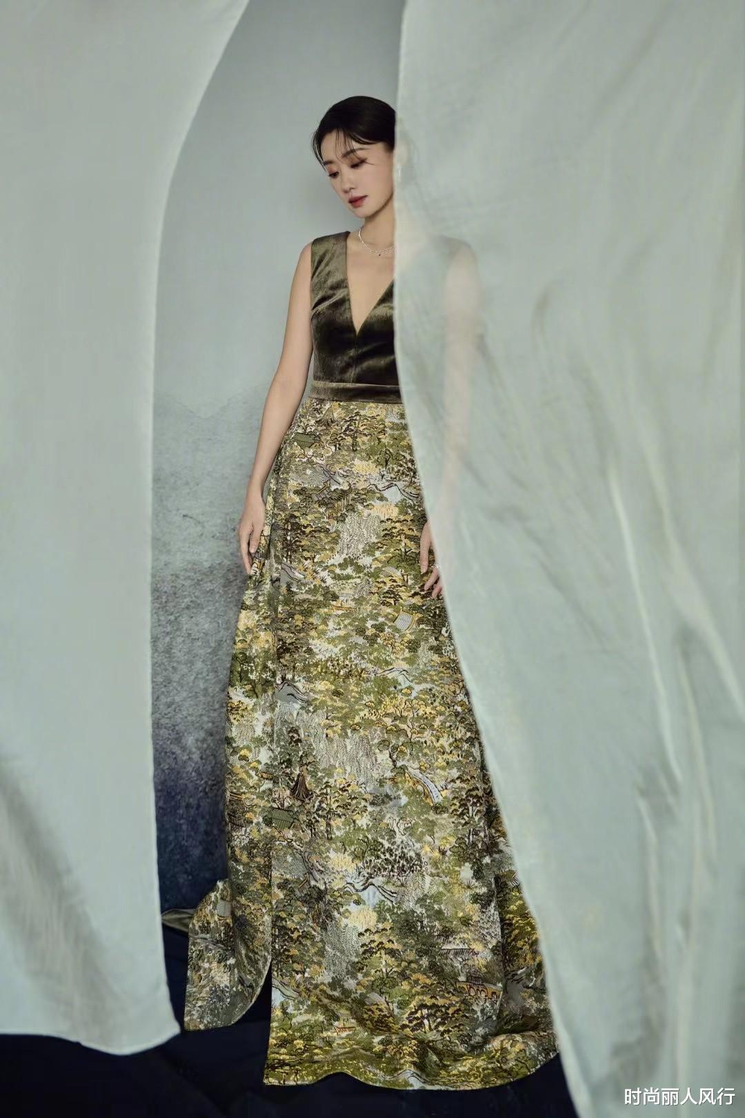 张小斐|张小斐今晚彻底逆袭！穿顶奢礼服变影后，连换三套造型美成主角