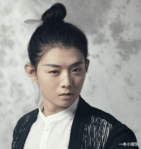 霍尊|有种“整容”叫做霍尊，头发剪短后判若两人，网友：早这样早火了