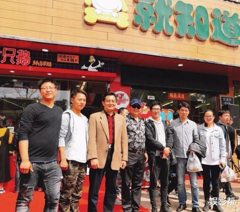 王伯昭|“白龙马”王伯昭，被谢霆锋张卫健暴打入院，63岁卖卤肉为生