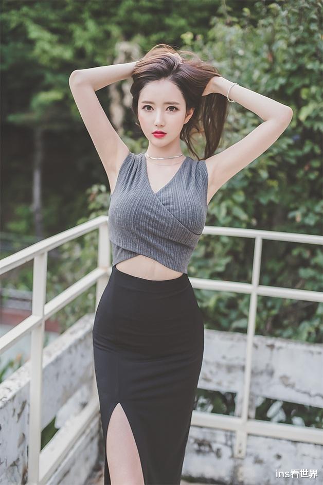 ins看世界|打造女生的气质搭配，V领的上衣太美了