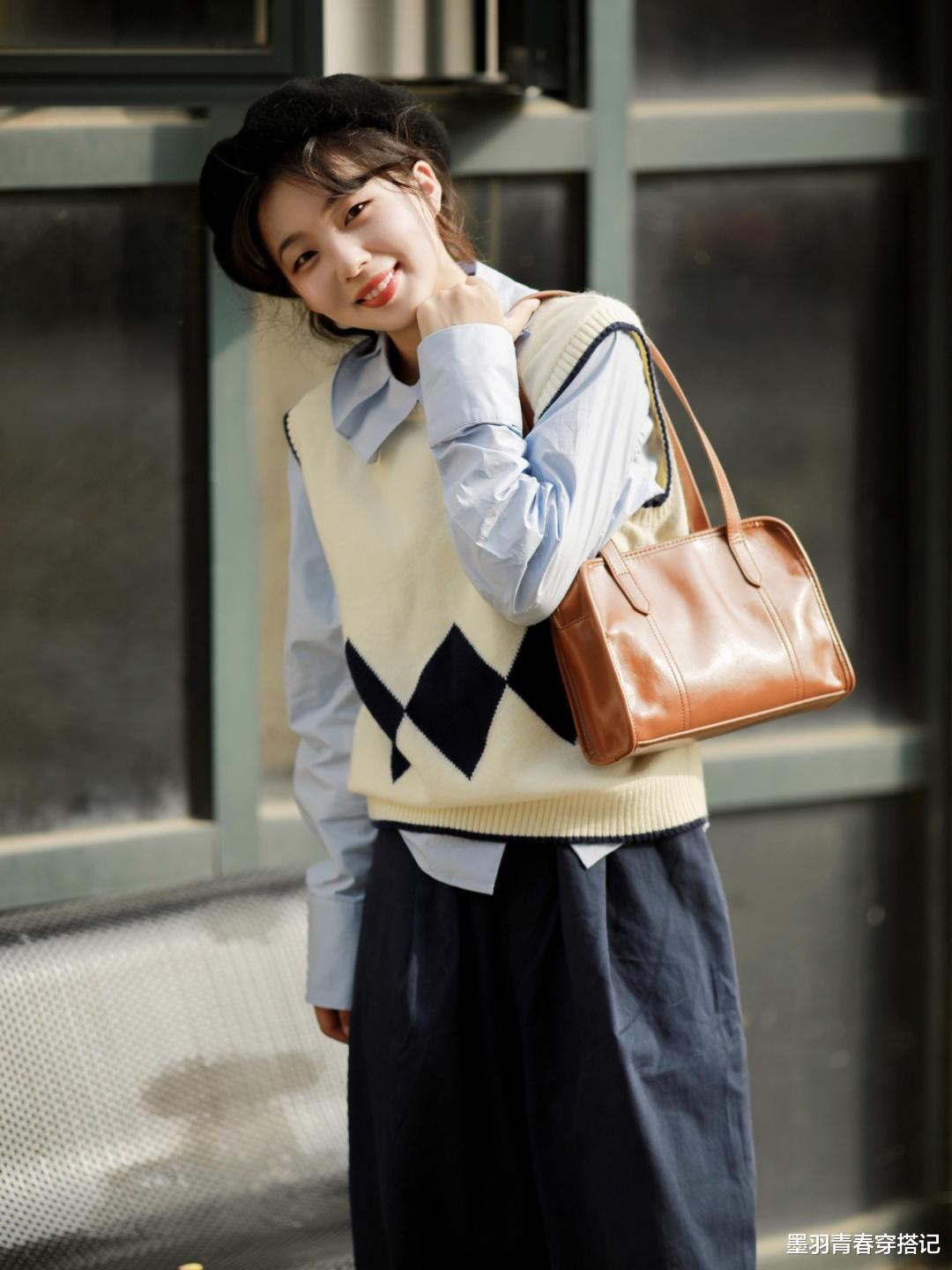 墨羽青春穿搭记 2021年流行“绿”太美了，冬天穿上它，显白显气质，不挑年龄肤色