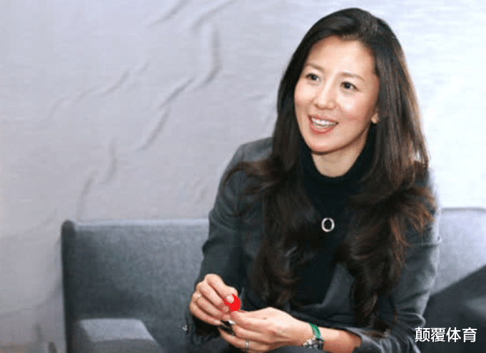 世界冠軍|生涯拿下59次世界冠軍，退役后嫁美籍華人富豪，如今身居高位