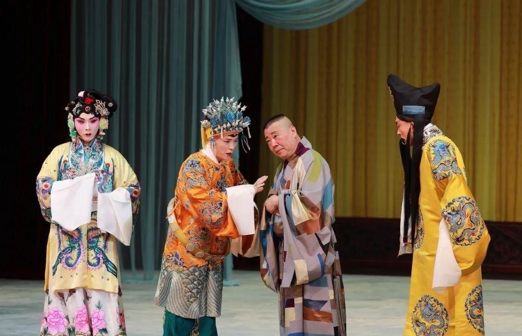 京剧|郭德纲或许拯救不了京剧，但是麒麟剧社的模式或许能拯救京剧