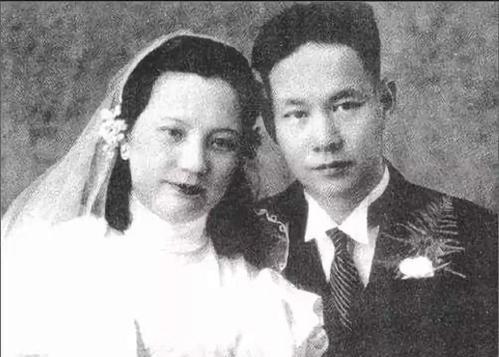 周信芳|上海第一名媛跟戏子私奔成笑柄，几十年后，铸就了一个豪门