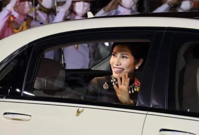 预告片|苏提达出手打压诗妮娜，清除贵妃露脸影像，倾城颜值错失高光时刻