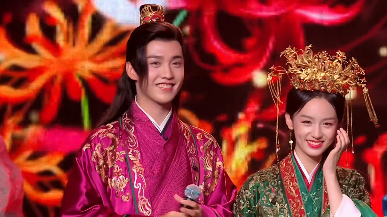 张哲瀚|又哭了！山河令演唱会湘宁完婚，张哲瀚让龚俊送红绳，周也哭了