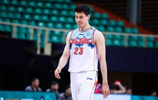 李金羽|驟升9.2分！力壓沈梓捷韓德君！爭議內(nèi)線迎爆發(fā)，3000萬沒百花