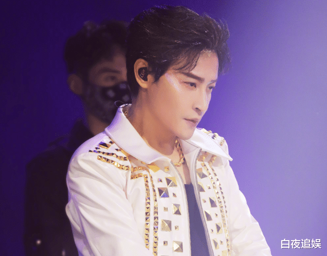 陈志朋|50岁陈志朋上《哥哥》变了模样,减肥成功后,连衣品都不作妖了