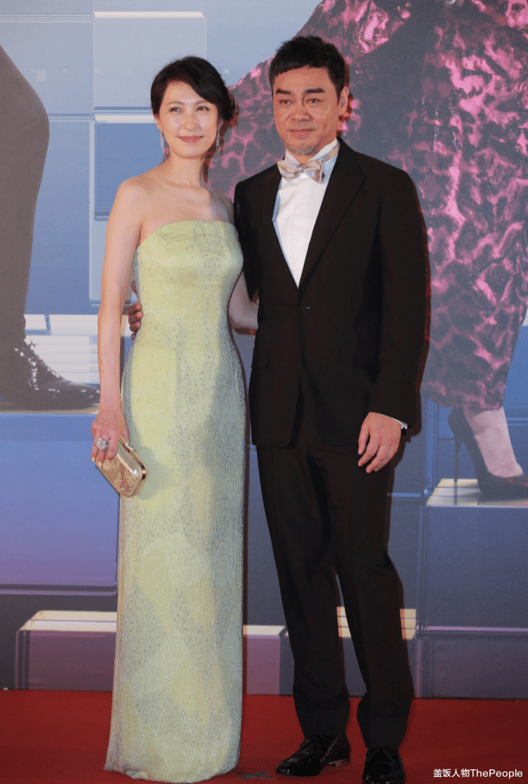 张家辉|盘点圈内有名爱妻男：有人相伴23年如新婚，有人把媳妇宠成小孩