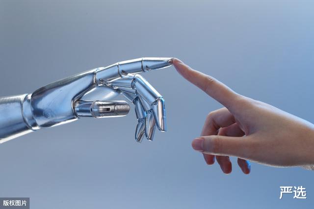 严选|海底捞涨价被痛批,张勇道歉后将获利回馈社会,赠AR技术得好评