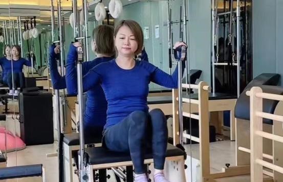 汪小菲|55岁的知名港星不工作,靠退休金长期在广东生活