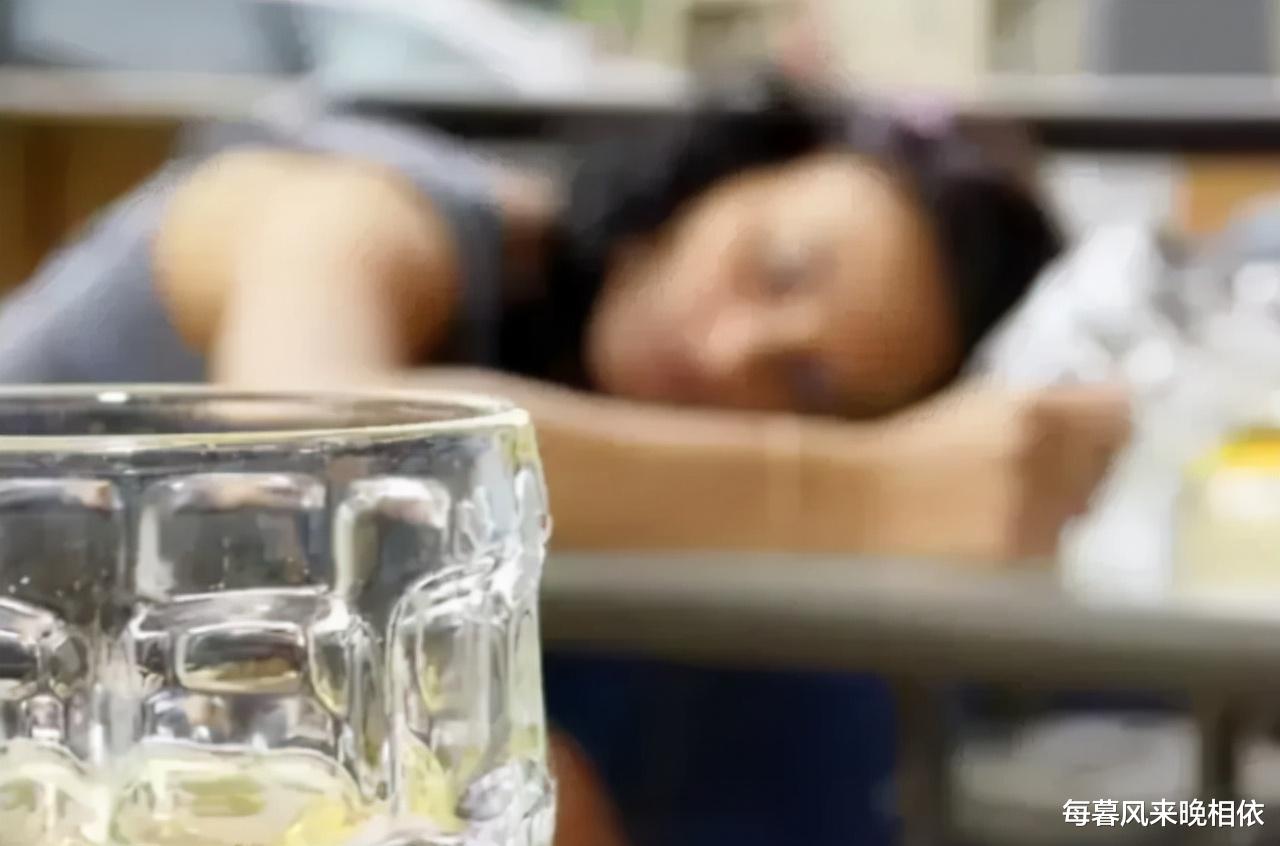 匪夷所思的案件:上海一男子与陌生人合谋迷晕妻子,共同性侵被抓
