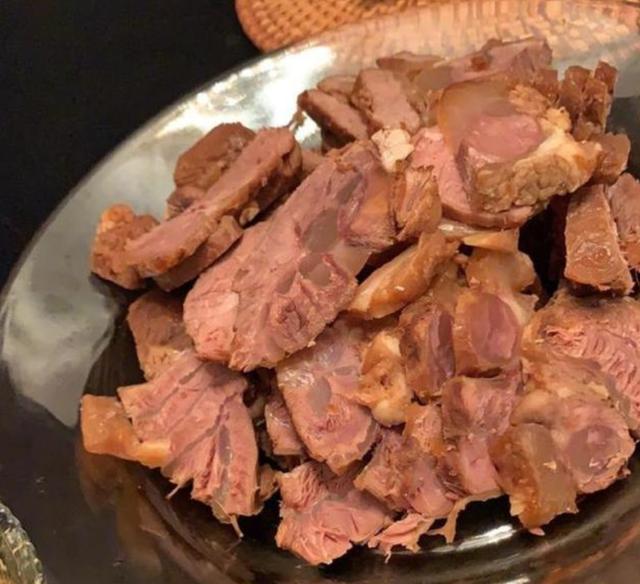 孙越|孙越深夜晒2荤1素“下酒硬菜”，遭网友调侃：您是靠实力吃胖的