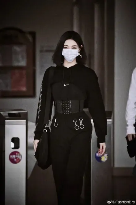 美丽|“内脏下垂、子宫脱落、漏尿...”某红书的网红束腰,把我吓到了