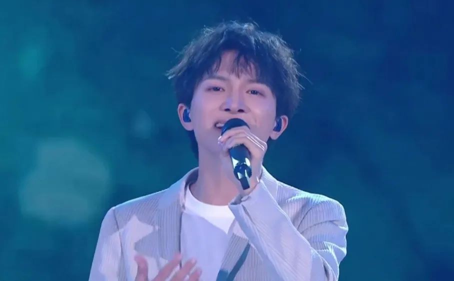 威廉|孙楠 周深合唱版《国际歌》是证明啥？答案是太“引人关注”了！