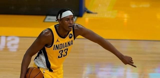 湖人隊(duì)|湖人首位引援對(duì)象來了，小喬丹被沃格爾棄用，佩林卡有意20+4中鋒