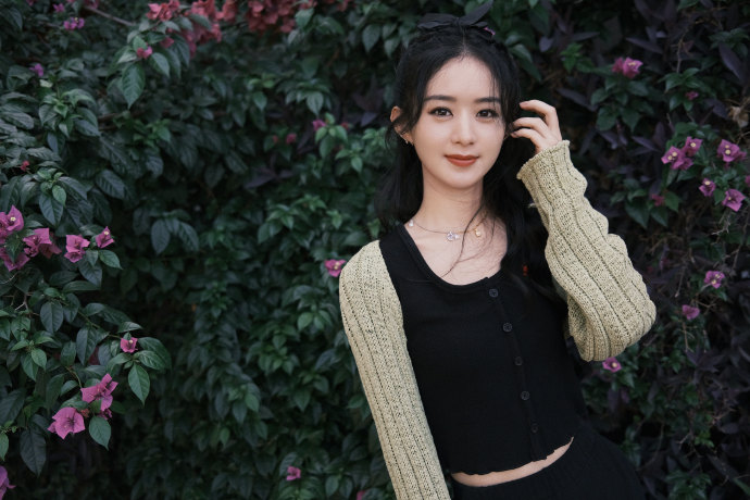 赵丽颖|2021最火十大女明星，Angelababy勉强上榜，赵丽颖仅排第二