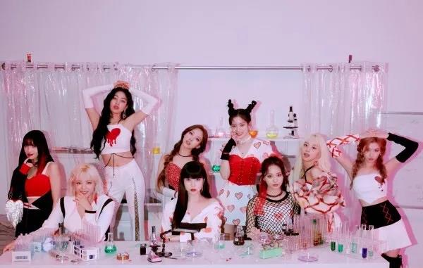 对手|2021年谁是销量之王？女团险遭“团灭”；IU平安夜捐赠2亿韩元！