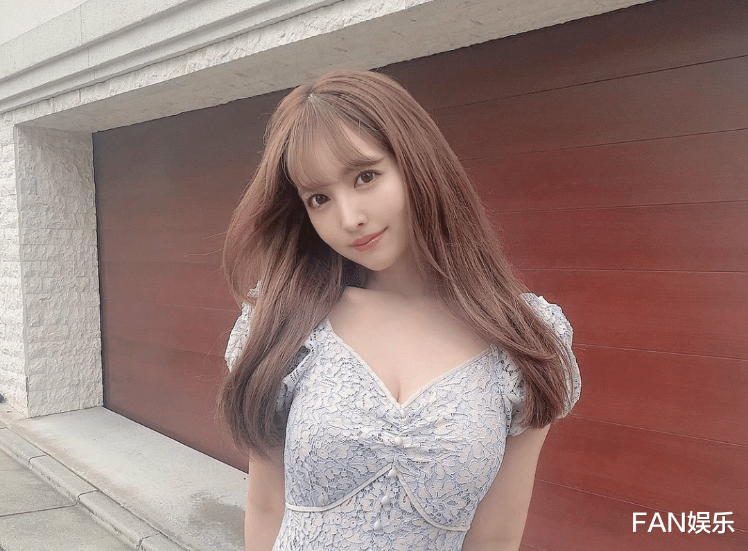 明星|演员三上悠亚发剧组照片，闭着眼躺床上，太唯美了！