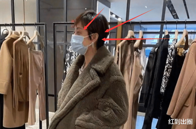 孙俪|路人在上海偶遇孙俪逛街，高温天气穿羊毛大衣，素颜下黑眼圈明显