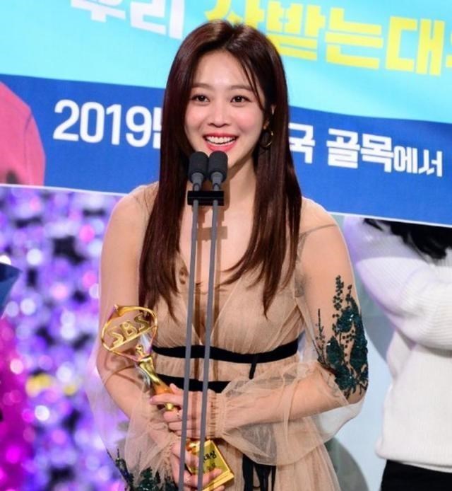 郭碧婷|长得像“韩艺瑟、高雅拉和雪莉”，这位美女演员为何还是记不住脸