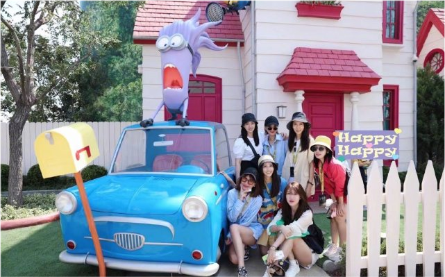 高露|高露佟丽娅罕见同框！佟丽娅穿学院装少女感爆棚，比高露都还要美