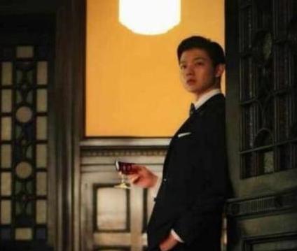 霍尊|有种“整容”叫霍尊，剪短头发后判若两人，网友：早这样早火了