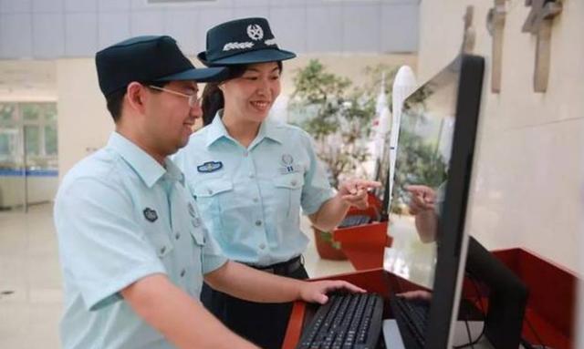 文职|又一“铁饭碗”开始招考，福利好工资9000+，3个专业报考有优势