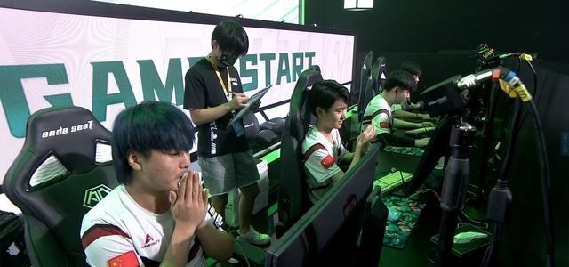 4am战队|4AM周决赛拿下两连鸡,XDD笑容逐渐嚣张,你永远可相信Forever