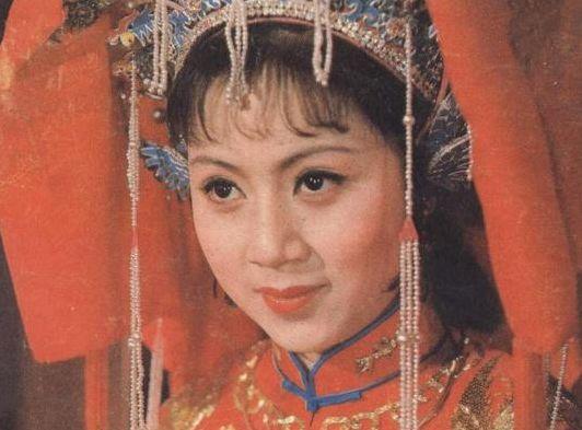 舜网 《西游记》最贵女演员，导演租飞机请她，今与大16岁丈夫低调恩爱