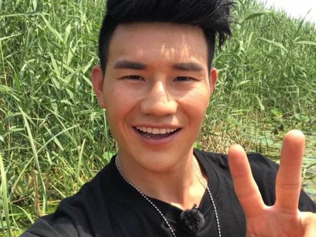 潘长江|“潘嘎之交”成网络热词！男导演痛骂潘长江丢老艺术家的脸：厚脸皮货真价实