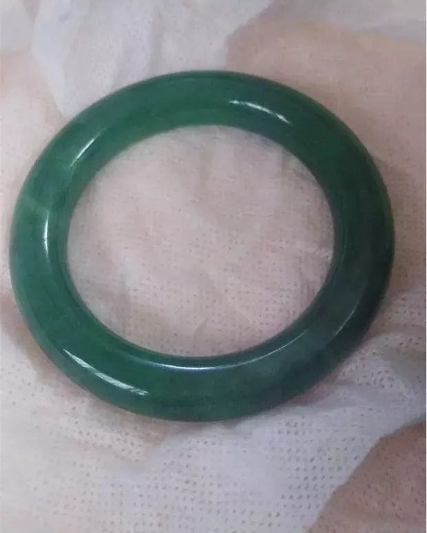 翡翠|20块的满绿手镯卖出20万块天价!多少人被这两个字坑过?