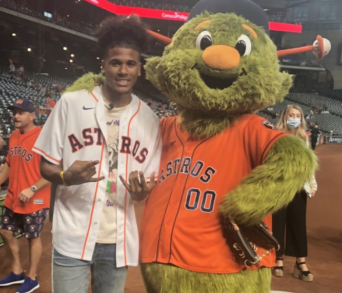 护士 交易无进展！火箭预计裁掉小巴莫特，沃尔会面乔治，戈登犹豫不决