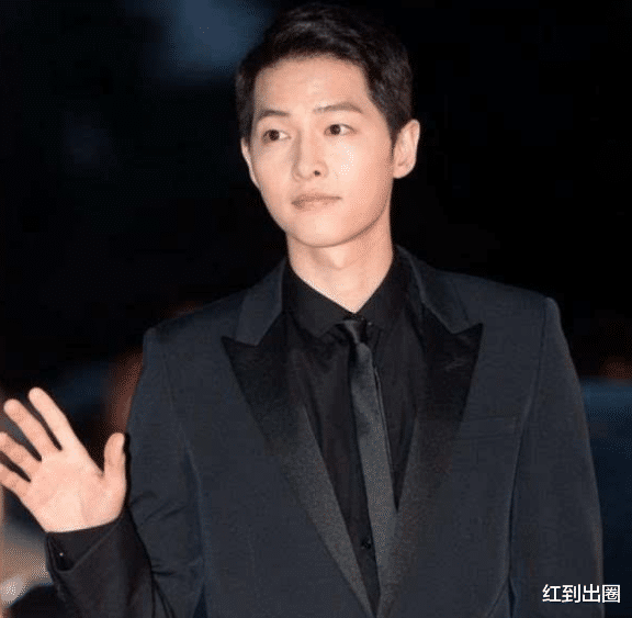 宋仲基|36岁宋仲基面容憔悴不像样，曝外婆已去世，连续守灵两天心情悲痛