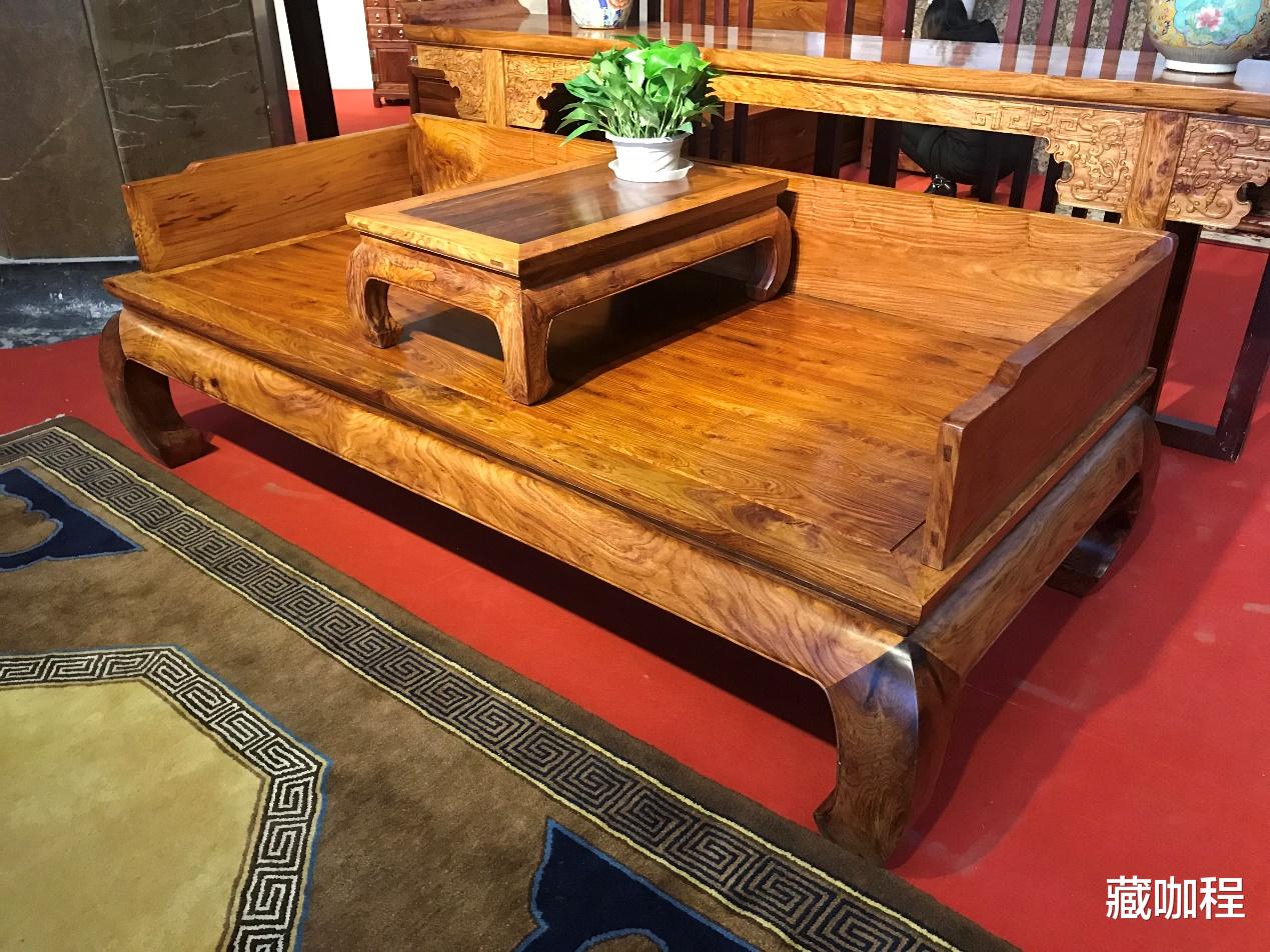 |长方形不稀罕，黄花梨正方炕桌难得一遇