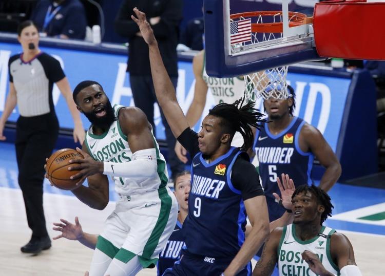 一个善良的小槑|官宣!又一笔交易达成,2湖人旧将或去篮网,塔克有望2000万续约